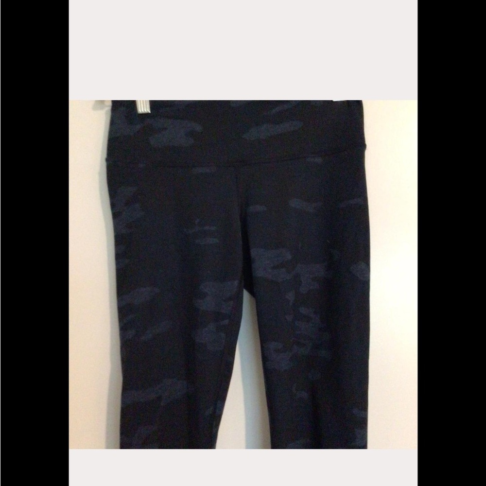 lululemon athletica Dark Camo Leggings - Picture 2 of 4